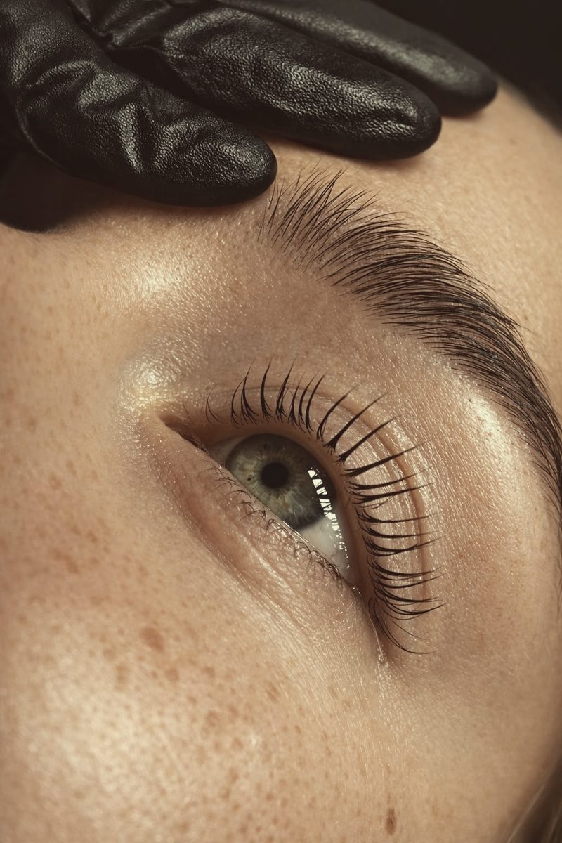Lash Lift in laminacija obrvi